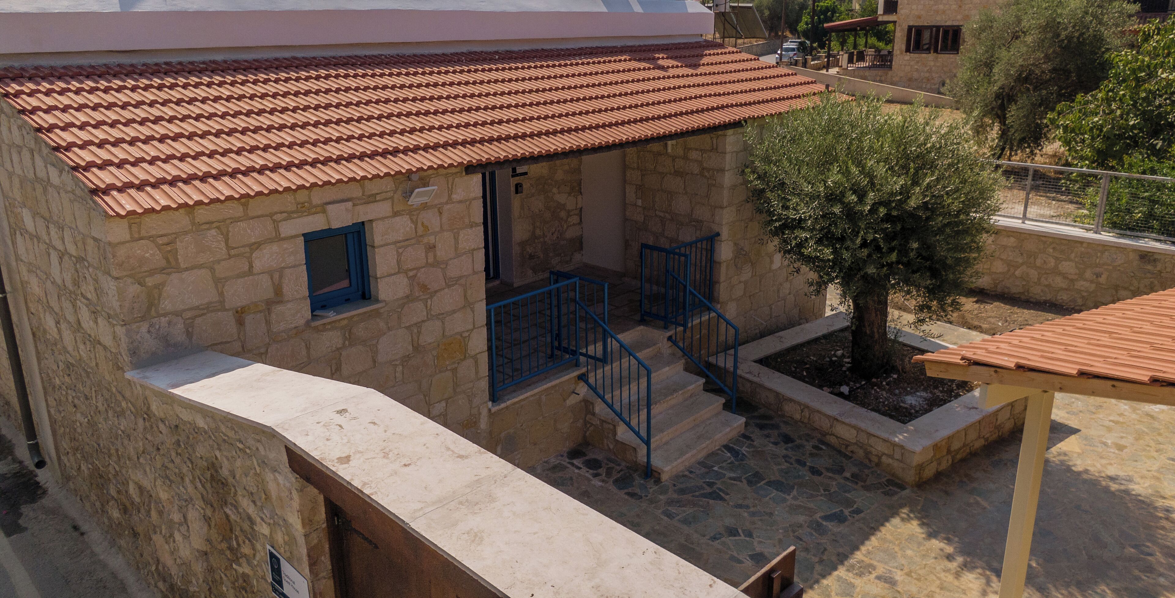 Phaedrus Living Peristerona Traditional House