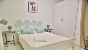 Apartment | 2 bedrooms, WiFi (free) - Apartment 2cb-4 in Walled Center With Aircon (Cartagena)