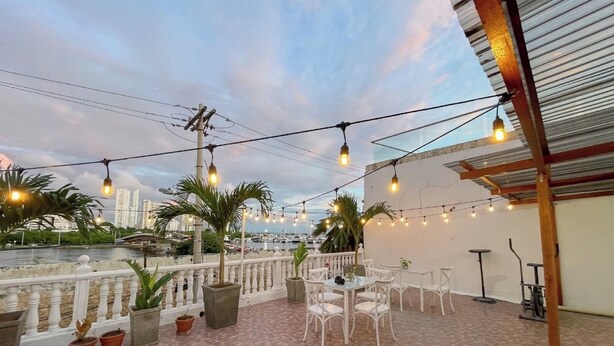 Apartment | Outdoor dining - Apartment 2cb-4 in Walled Center With Aircon (Cartagena)