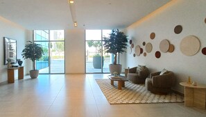 Interior entrance - Lavish 2BR in Downtown Views Close to Dubai Mall Burj Khalifa (Dubai)