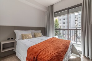 Iron/ironing board, free WiFi, bed sheets - BENTO304 Complete Studio w/ Pool and Gym (São Paulo)