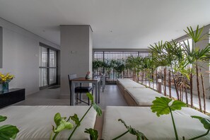 Dining - BENTO304 Complete Studio w/ Pool and Gym (São Paulo)