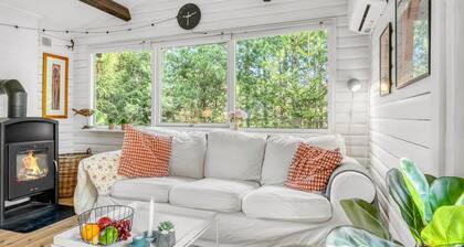 "Susannah" - from the sea by Interhome