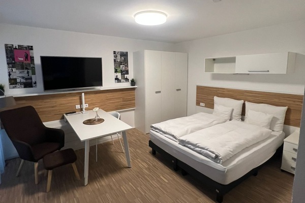 Basic Double Room | Desk, free WiFi, bed sheets