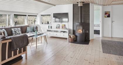 "Erhardt" - 800m from the sea by Interhome