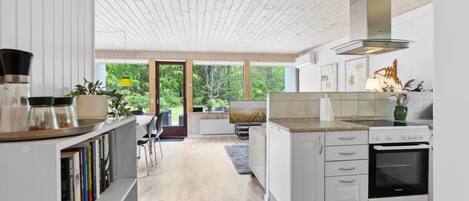 Fridge, microwave, dishwasher, cookware/dishes/utensils