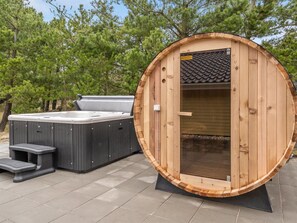 Outdoor spa tub - "Tammes" - 1km from the sea by Interhome (Blåvand)