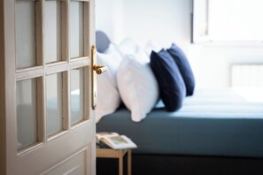 3 Schlafzimmer, Schreibtisch, Bügeleisen/Bügelbrett, Reisekinderbett