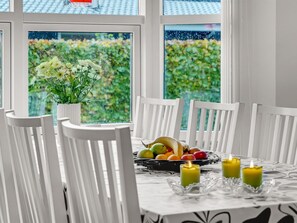 Dining - "Ayen" - 1.5km from the sea by Interhome (Hals)