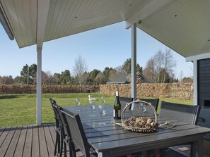 Outdoor dining - "Ayen" - 1.5km from the sea by Interhome (Hals)