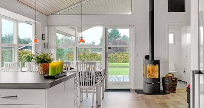 "Ayen" - 1.5km from the sea by Interhome