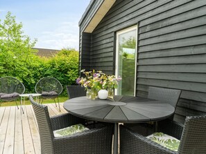 Outdoor dining - "Sys" - 150m from the sea by Interhome (Knebel)