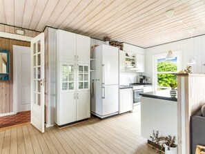 Fridge, microwave, oven, dishwasher - "Esalina" -  from the sea by Interhome (Hals)