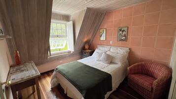 4 phòng ngủ, bàn ủi/dụng cụ ủi quần áo