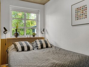 3 عدّة غرف نوم وخدمة الإنترنت