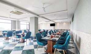 Dining - Treebo Trinetar International (Jammu)