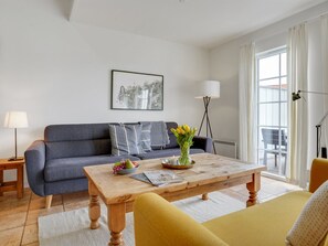 TV, fireplace, DVD player