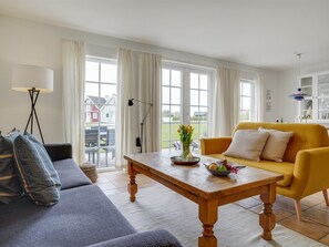 Tv, eldstad och dvd-spelare