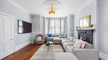 Rumah, akses difabel | 6 kamar tidur dan internet