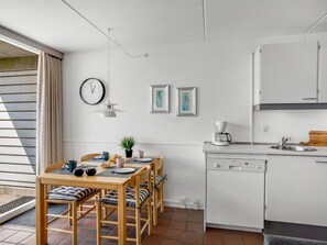 Fridge, microwave, oven, dishwasher - "Jano" - 100m from the sea by Interhome (Fanø)