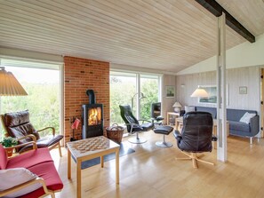 TV, fireplace, DVD player - "Lissi" - 700m from the sea by Interhome (Ebeltoft)