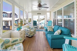 Interior - Enjoy Fabulous Mexico Beach Sunsets at the Salty Pelican! (Mexico Beach)