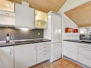 冰箱、微波炉、洗碗机、厨具/餐具