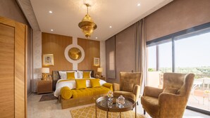 皇室套房, 獨立浴室, 泳池景 (Chambre Royale)