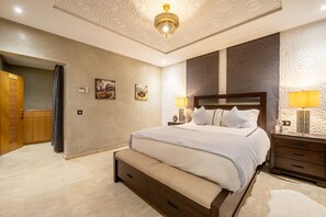 Superior Double Room, Ensuite (Chambre double supérieure) | 1 bedroom, premium bedding, iron/ironing board, free WiFi