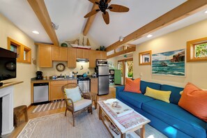 Smart-TV, Kamin, Arbeitsbereiche