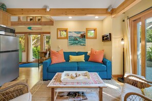 Smart-TV, Kamin, Arbeitsbereiche