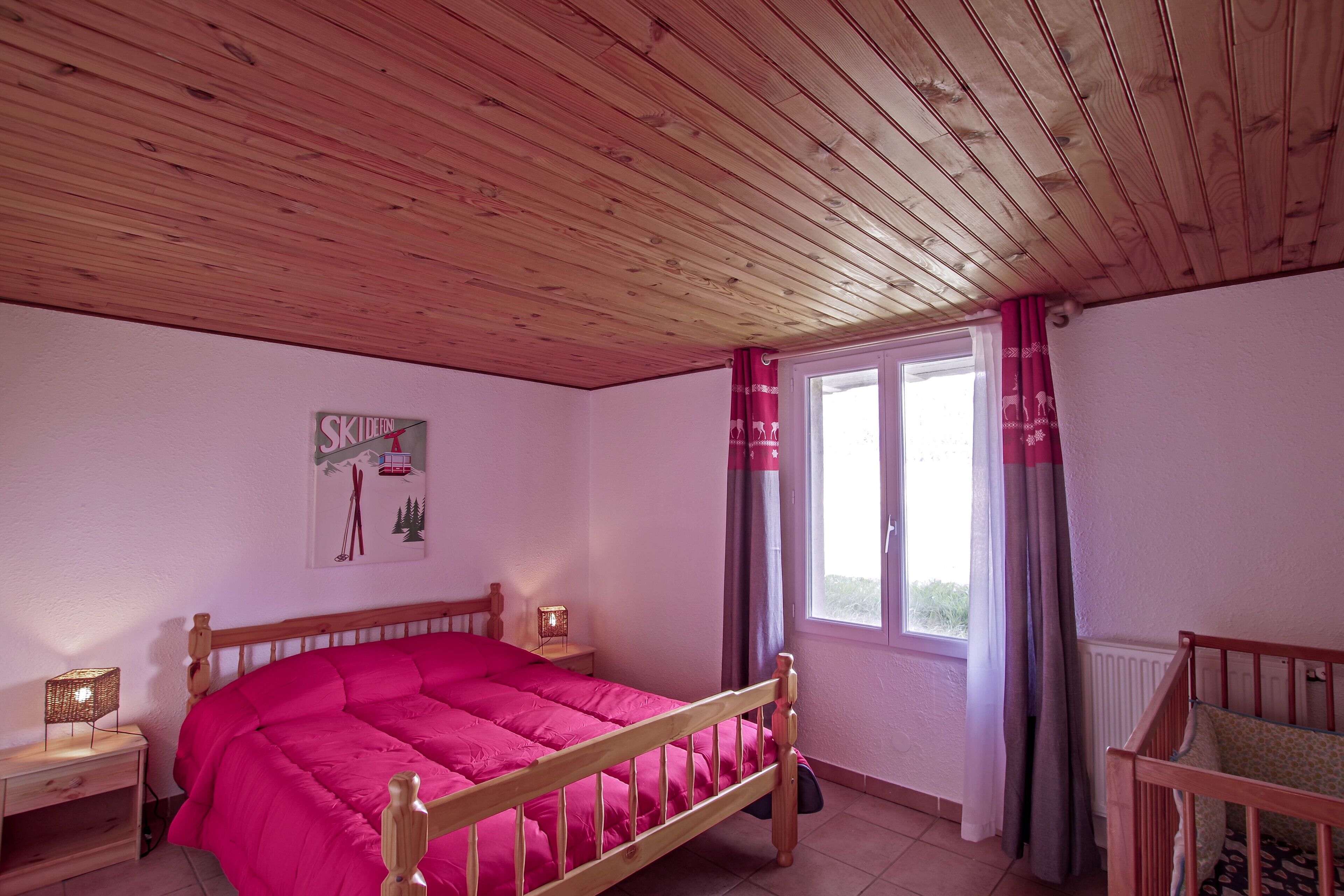 9 Schlafzimmer, Bügeleisen/Bügelbrett, WLAN