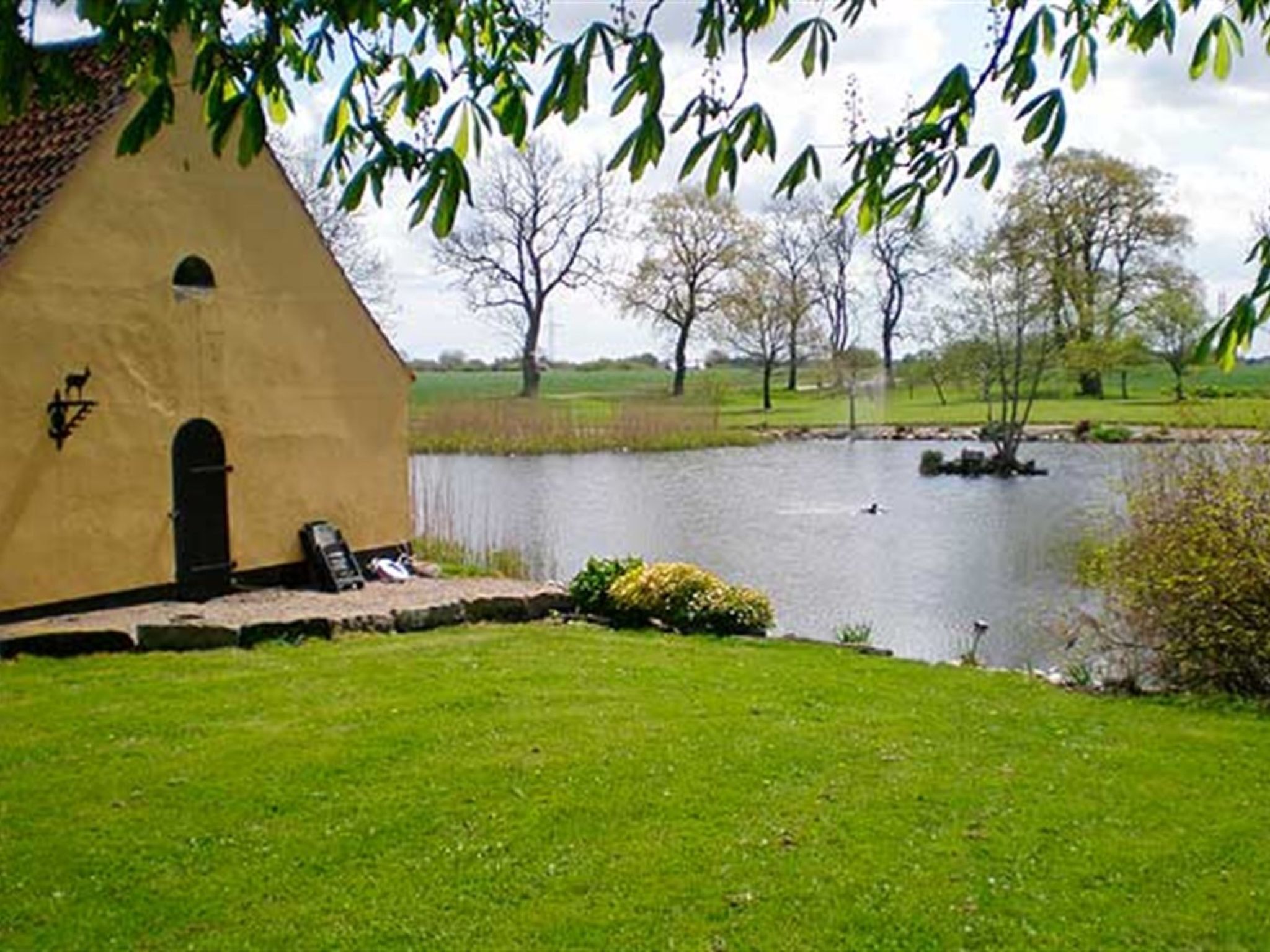 المنطقة المحيطة با لمنشأة