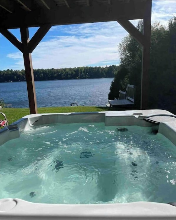 Bain à remous extérieur