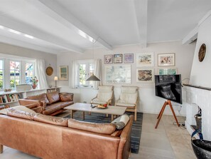 Televisie en een open haard