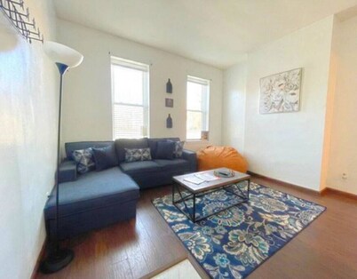 Luxury Spa Bathroom 2BR Walkable to Downtown