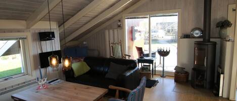 Téléviseur, foyer, lecteur de DVD