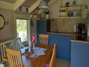 Kühlschrank, Ofen, Geschirrspüler, Hochstuhl