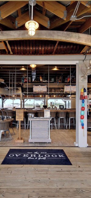 Bar (in der Unterkunft)