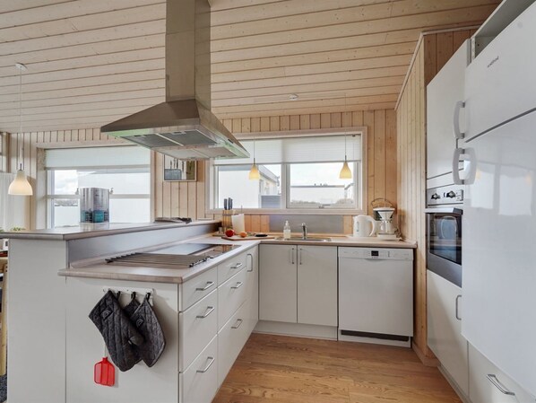 Fridge, microwave, dishwasher, cookware/dishes/utensils