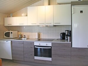 Refrigerador, microondas, horno, lavavajillas