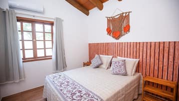 1 bedroom, Egyptian cotton sheets, premium bedding, iron/ironing board