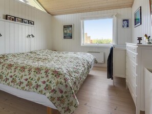 2 bedrooms, Internet