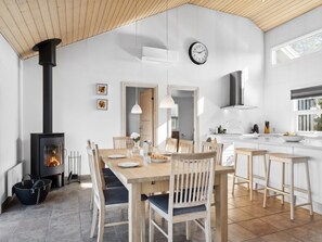 Dining - "Elmo" - 800m from the sea by Interhome (Hals)