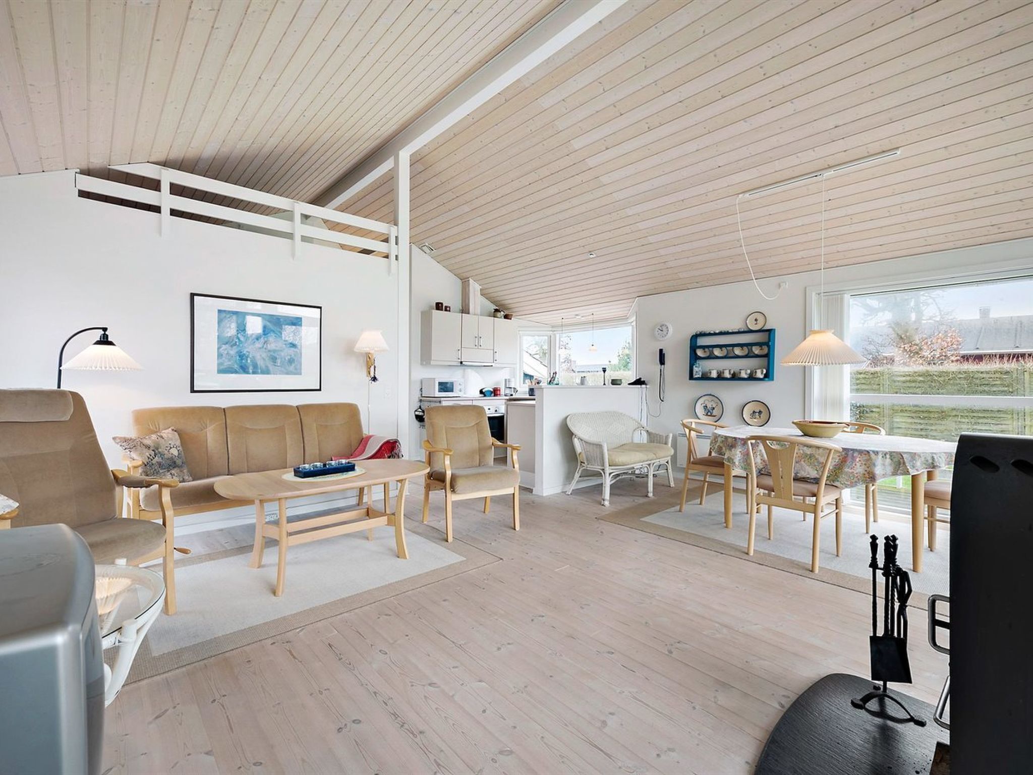 Télévision, cheminée