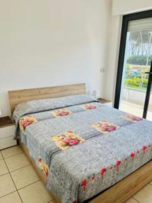 2 bedrooms, bed sheets - Residence Holiday Rendez Vous apartment11 seafront (Pineto)