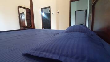 3 Schlafzimmer, Bügeleisen/Bügelbrett, WLAN, Bettwäsche