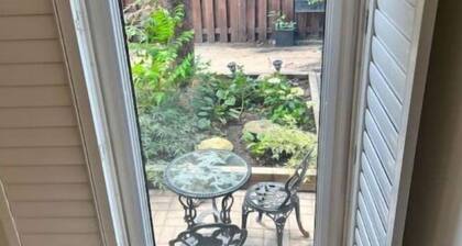 Elegant 3-bed, 3 bath private Leslieville home