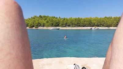 New vacation home with 2 terraces, right by the sea - a dream surrounded by forest