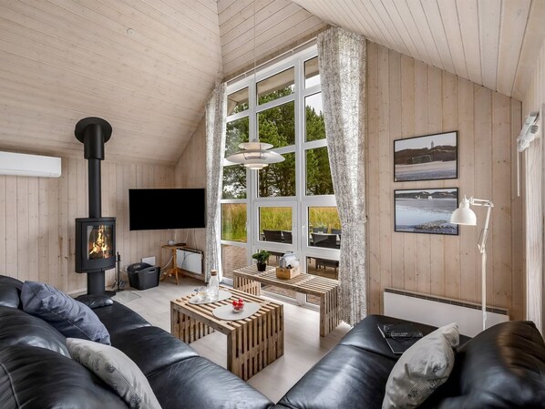 TV, fireplace - "Annlis" - 4km from the sea by Interhome (Blåvand)